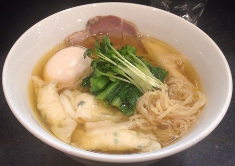 「醤油その2(手もみ麺)＋味玉＋ワンタン＋ライス」@中華そば 安成の写真