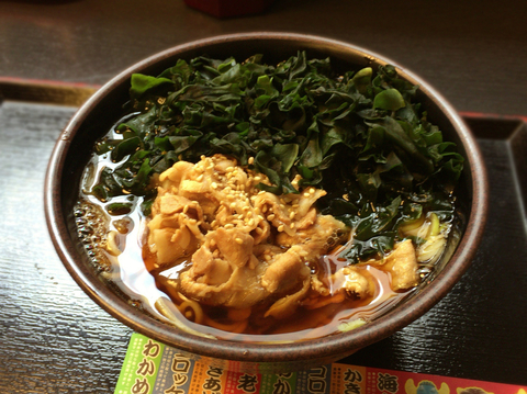 「肉そば(460円)+わかめ(クーポン)」@ゆで太郎 八丁堀店の写真