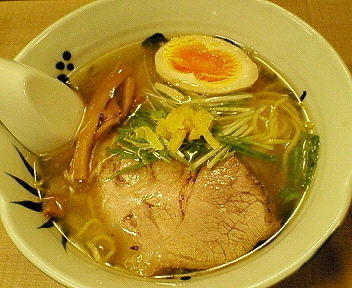 「（冬季限定　一日３０食）柚子切り塩らーめん　８５０円」@与ろゐ屋の写真