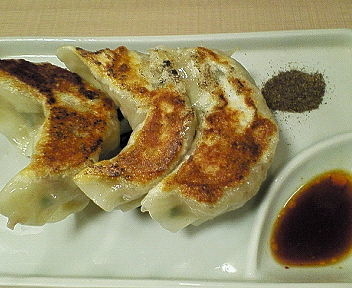 「和風餃子　３５０円」@与ろゐ屋の写真