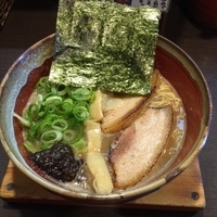 極濃 豚そばストロング 900円+替え玉 2玉まで無料