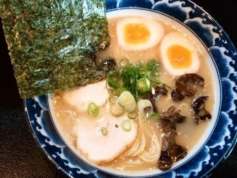 「らーめん＋玉子」@ひょっとこらーめんの写真