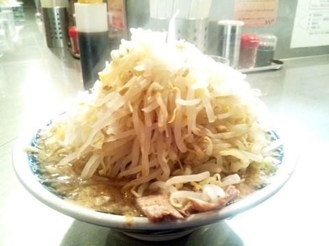 「塩　麺少なめ、やさい、にんにく」@らーめん大 蒲田店の写真