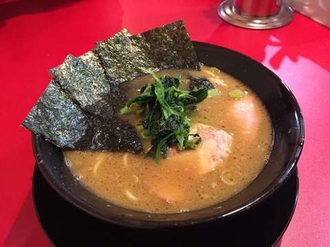「ラーメン、餃子セット」@家系ラーメン王道 王道之印の写真