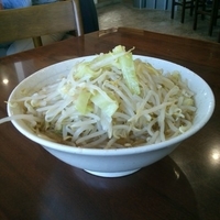 ラーメン300ｇ(ヤサイ少なめ)750円