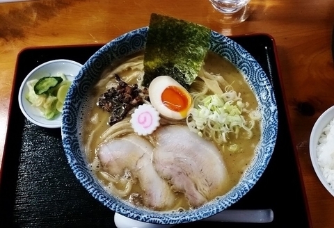 「濃厚中華そば・中」@つけ麺 中華そば 佐とうの写真