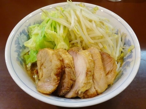 「豚増しらーめん（880円）野菜多め」@らーめん陸の写真