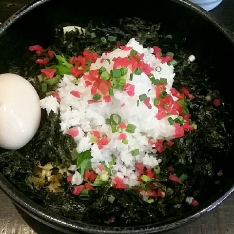 「【本日の限定】 伊東店長のみぞれ梅まぜそば(塩味)７５０円他」@まぜそば 一心不乱の写真