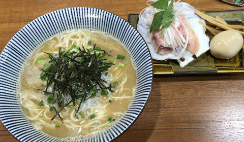 「【限定】濃厚魚貝そば 味玉付　850円」@寿製麺よしかわ 川越店の写真