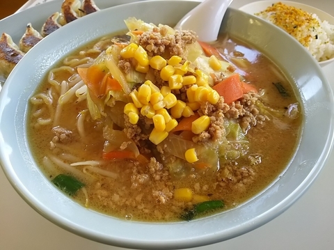 「みそ野菜ラーメン　＋ライス：無料　＋餃子：１０円㋚券」@くるまやラーメン 松本渚店の写真