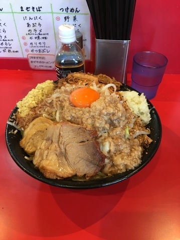 「まぜそば(麺増し600g)＋豚券＋生姜＋たまねぎ＋鶏ほぐし」@麺屋 桐龍の写真