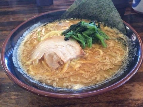 「醤油ラーメン ￥７００」@よしなり家 三郷店の写真