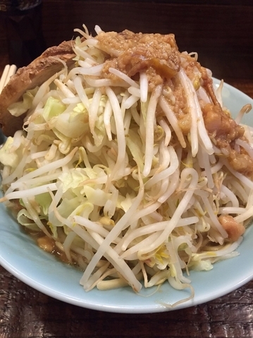 「中ラーメン」@立川マシマシの写真