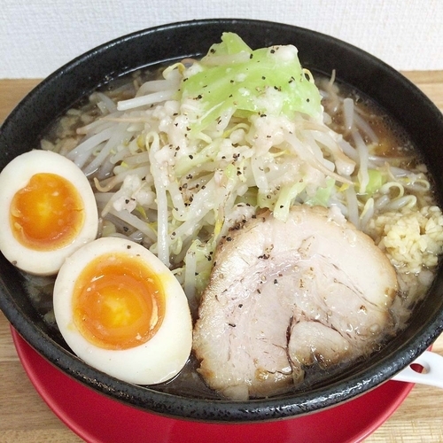 「柳路らーめん（アブラ多め・ニンニク）730円」@麺屋 柳路の写真