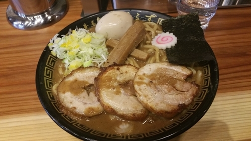 「特製中華そば」@中華蕎麦うゑずの写真