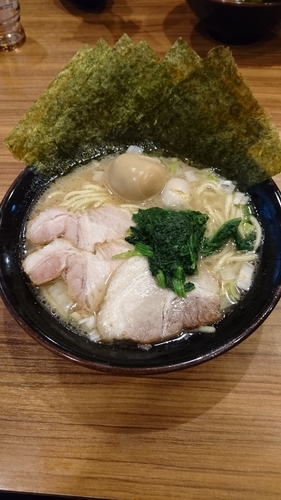 「MAXラーメン(醤油)」@横浜家系ラーメン 壱角家 野田山崎店の写真