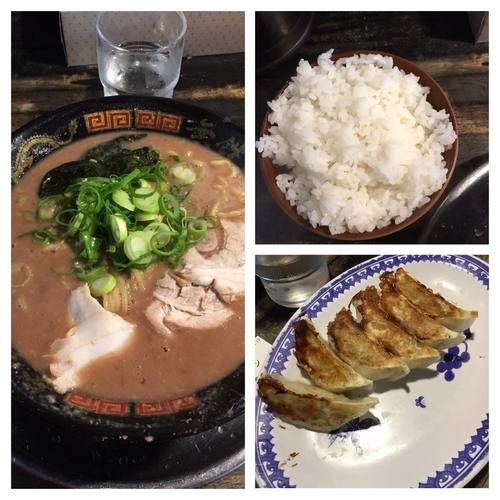 「豚骨ラーメン780円+餃子420円+中ライス180円」@無鉄砲 東京中野店の写真