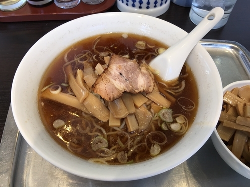 「ラーメン（小）」@ラーメン専門の店 大勝の写真