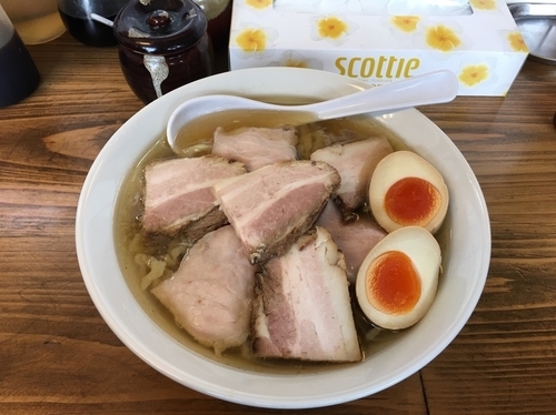 「塩ちゃーしゅー麺・味玉（麺200g）」@くじら食堂の写真