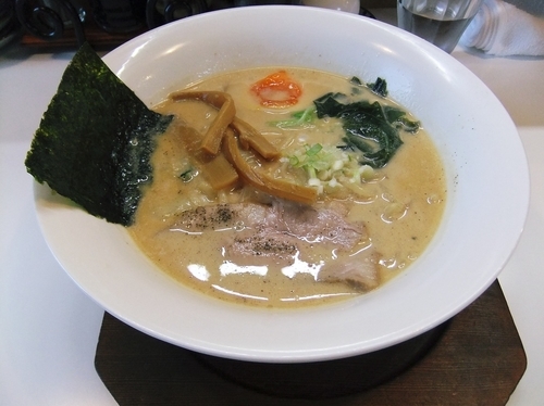 「みそ牛乳らーめん（750円）」@らーめんと餃子のカエル家の写真