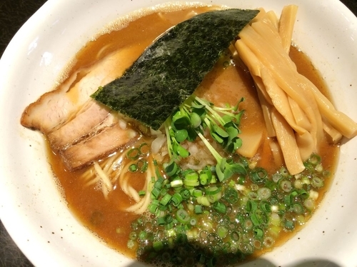 「特製煮干そば 780円（メンマ+100円）」@麺屋しとらすの写真