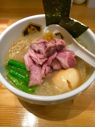 「特性真鯛ラーメン」@真鯛らーめん 麺魚の写真