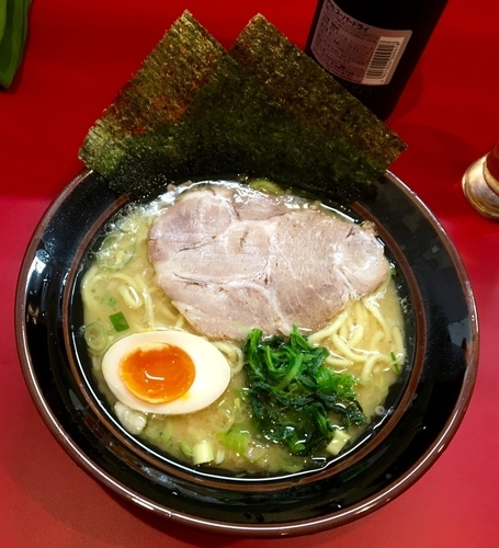 「豚骨ラーメン 680円」@横浜家系ラーメン 並木家の写真
