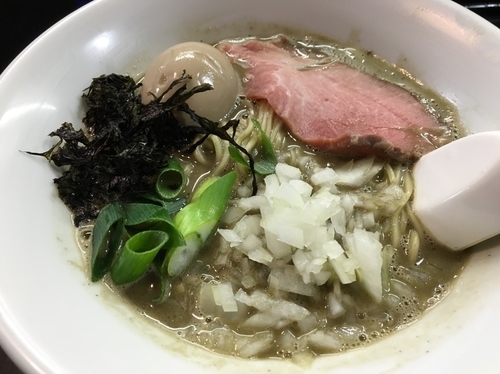 「【限定】濃厚煮干そば780円+味玉」@麺処 晴の写真