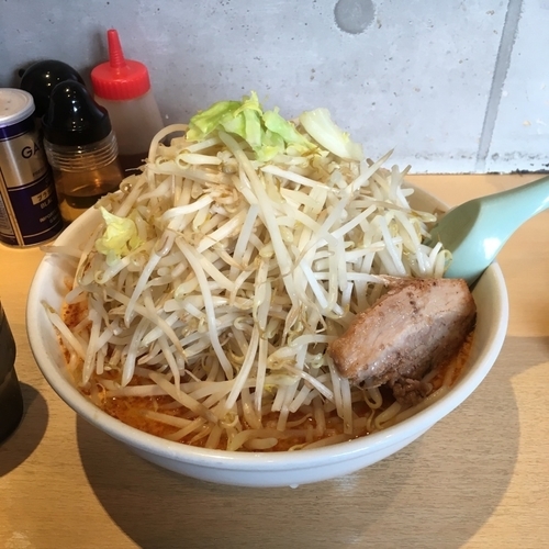 「どて辛ラーメン大野菜増し（300）750¥」@どてちんの写真