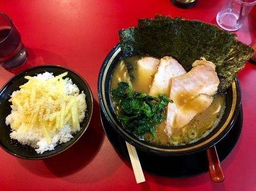 「チャーシューメン+のり+ライス／¥800＋50＋100」@家系ラーメン 熊田家の写真