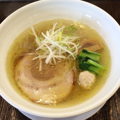 「鶏だし塩らーめん（柚子抜き）650円」@吉田商店の写真