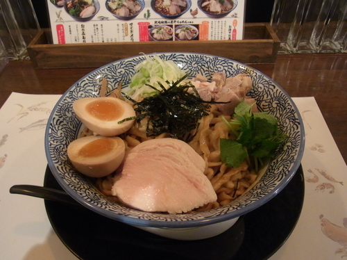 「煮干し醤油のマゼソバ味玉入り 900円」@千葉房総 麺のマルタイの写真