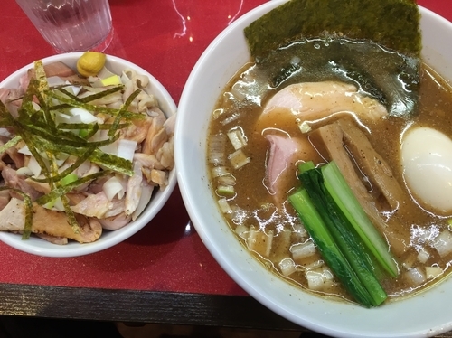 「白湯醤油ラーメン（780円）＋チャーシューご飯」@麺喰屋 澤 NEW小岩店の写真