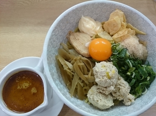 「スパイシーカレーまぜそば￥880＋ライス（少なめ）￥50」@NOODLE BASE  TRICK☆STARの写真