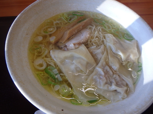 「塩ワンタン麺(750円)、半ライス(100円)」@中華そば 弥太郎の写真