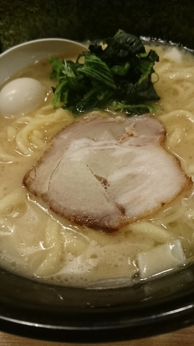 「醤油ラーメン750円」@横浜家系ラーメン 釜利家 大手町店の写真