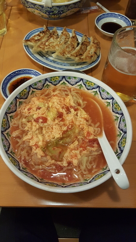 「トマ玉ラーメン800円」@中国ラーメン 揚州商人 東池袋店の写真