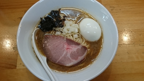 「煮干ソバ 醤油 玉子」@煮干中華ソバ イチカワの写真