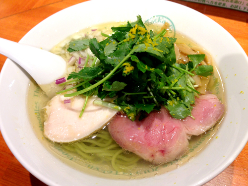 「塩ゆずみつばグリーン麺 ＋ 味玉」@麺屋 六感堂 Rock'anDoの写真