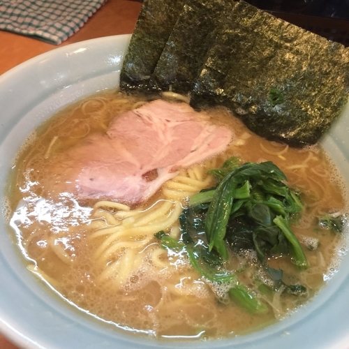 「ラーメン 中盛」@横浜らーめん 寿三家の写真