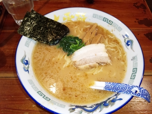 「中華そば」@大雪軒 新百合ヶ丘VIVRE店の写真