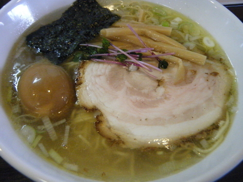 「味玉しおらーめん800円」@ラーメン厨房 大の写真