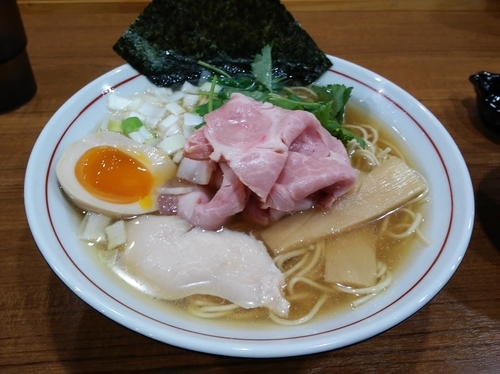 「煮干しそば白醤油」@寿製麺よしかわ 川越店の写真