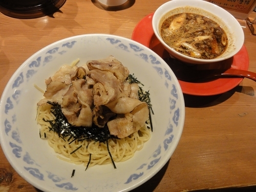 「肉黒醤油つけ麺（辛節・並盛）」@九州らーめん亀王 谷九店の写真