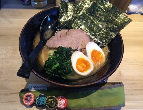 「中 味玉らーめん」@麺家 あくた川の写真