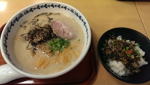 「高菜、赤麺、替え玉2玉、高菜チャーシュー丼」@西海製麺所 稲城若葉台店の写真