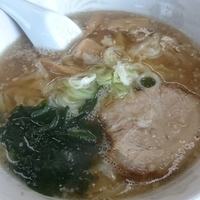 ラーメン 麻婆豆腐 半ライス 漬物 864円