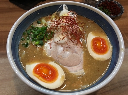 「濃厚エビカラシ味噌中華そば」@中華そば・つけそば 浜屋 我孫子店の写真