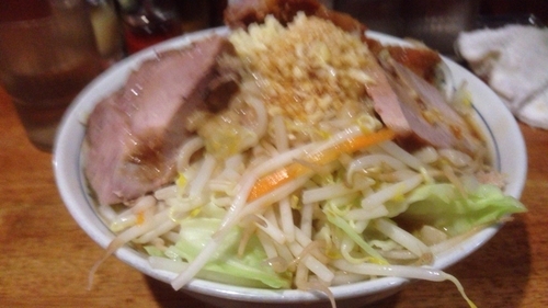 「豚麺 +チャーシュー ヤサイアブラマシ？」@飯田橋大勝軒の写真