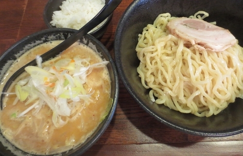 「味噌つけめん（大盛り）＋小ライス　800円」@萬馬軒の写真